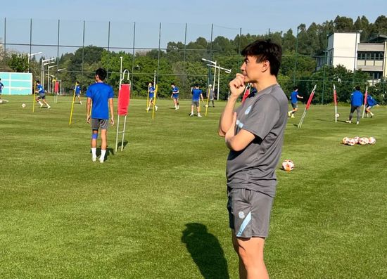 美女的尿口免费视频