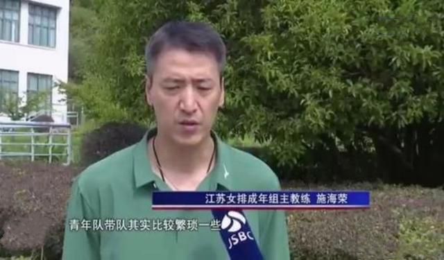 腹肌男孩自愈打桩西装